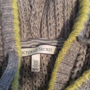 VICTORIA’S SECRET SWEATER